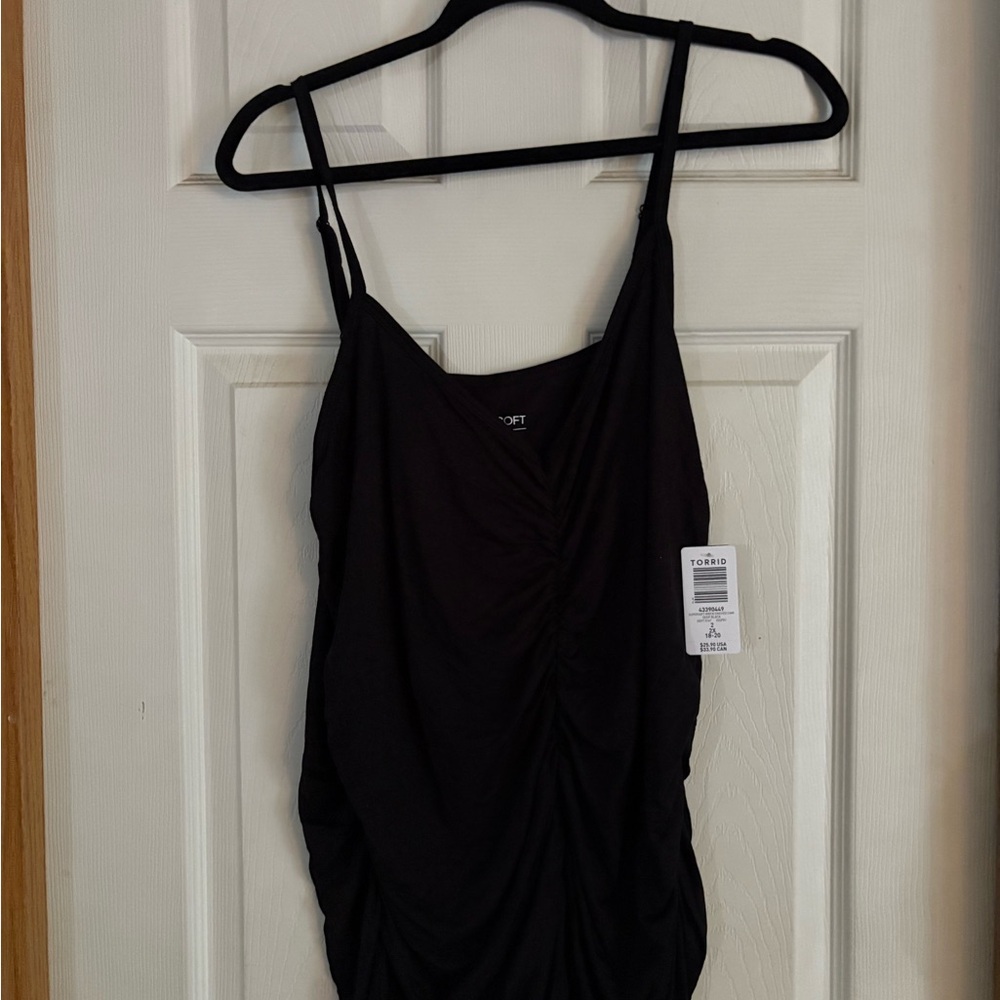 Torrid NWT size 2 Black Ruched Sleeveless tank